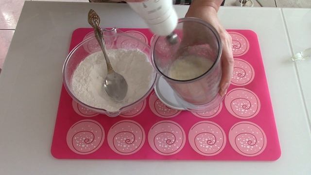 Как Приготовить Белковую Глазурь /для Кулича Кекса Пончиков Пряников/ смотреть онлайн