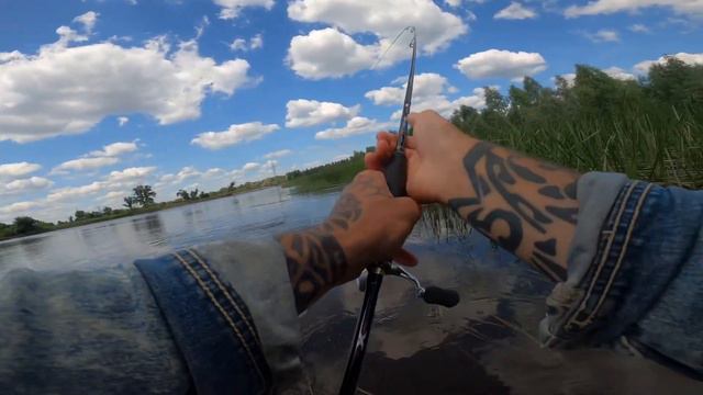 Рыбалка на спиннинг. Ловля щуки на реке. Джиг калебалкой, крупная щука. #ловлянаспиннинг