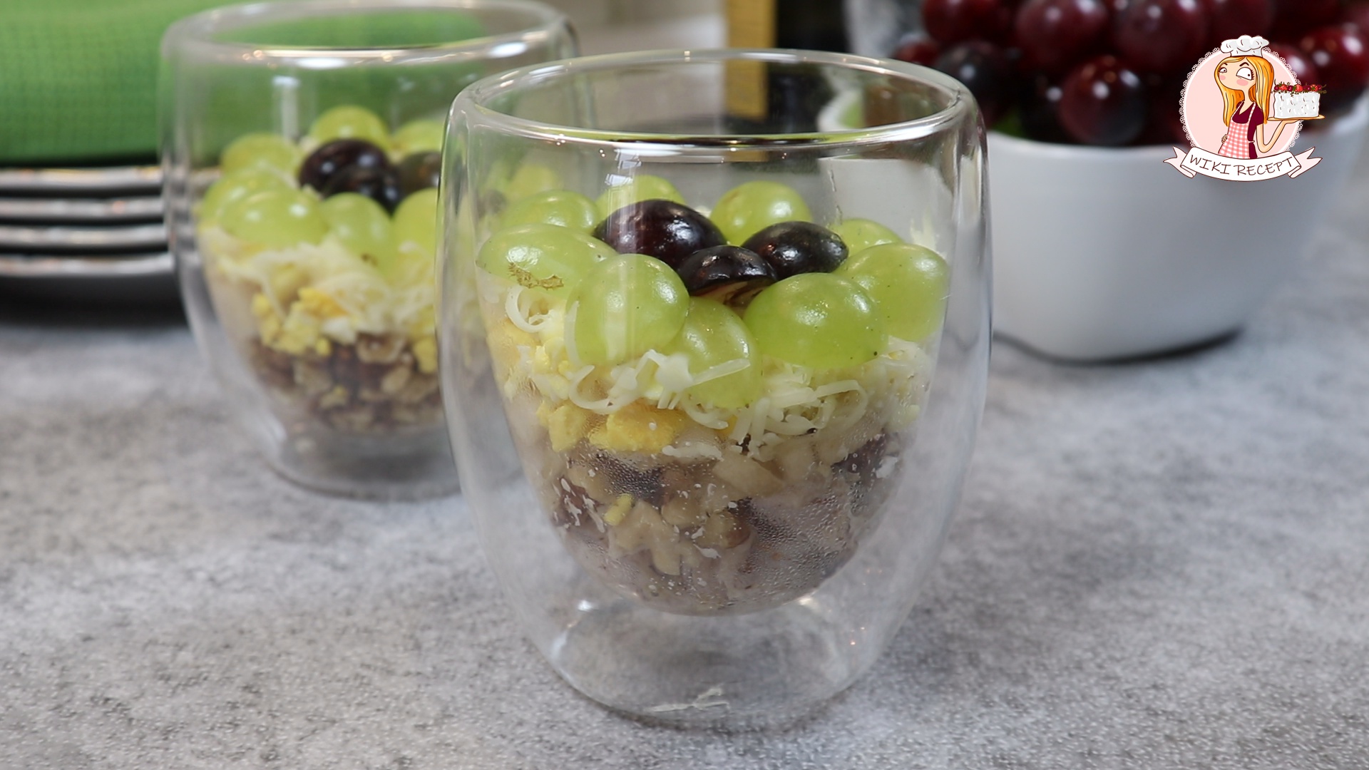 САЛАТ с КУРИЦЕЙ, ВИНОГРАДОМ, СЫРОМ и ГРЕЦКИМИ ОРЕХАМИ. С этим ингредиентом он никогда не будет сухим