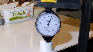 Измерение твердости фторопласта дюрометром по Шору-D