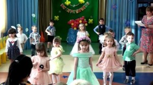 Песня для мамы "Сегодня праздник - мамин день"