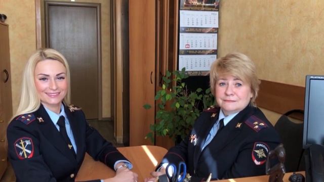 Орловские полицейские поздравили женщин стихами и песнями смотреть онлайн
