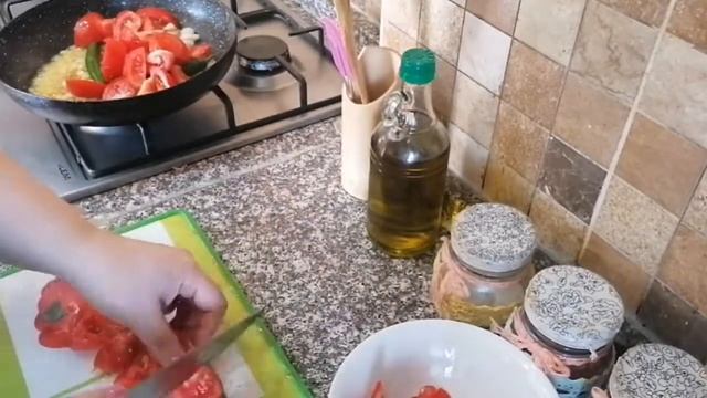 Жареные помидоры?Готовят в Иордании на завтрак?Арабская кухня