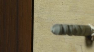 КАК держится дюбель в стене? ?