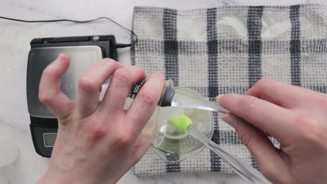 How to Make DIY Intense Hand Rescue Cream