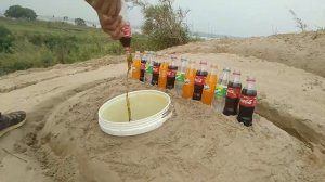 Among Us in the sand | Experiment coca cola, fanta, sprite and mentos