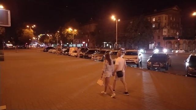 Площадь Маяковского и проспект Маяковского вечером - Любимое Запорожье