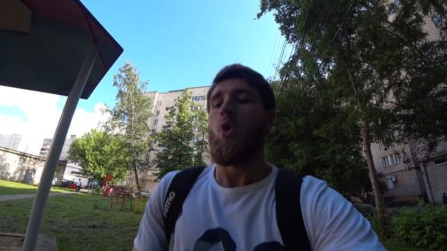 Купил iphone 12 pro max . Ем консервы на лавке... смотреть онлайн