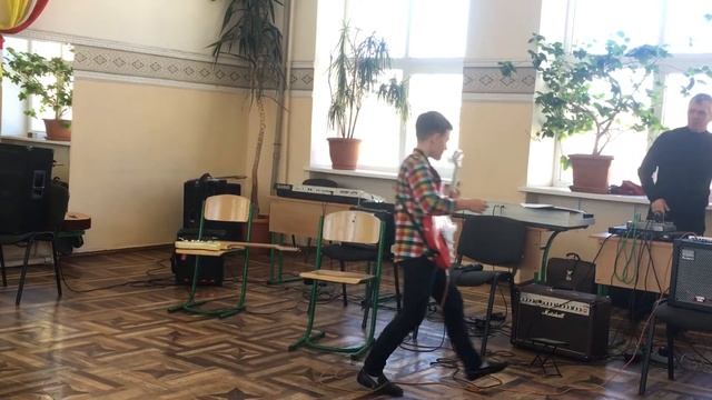 « Плач по струнам» Лес Пол смотреть онлайн