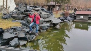 Укрепление берегов камнями.
