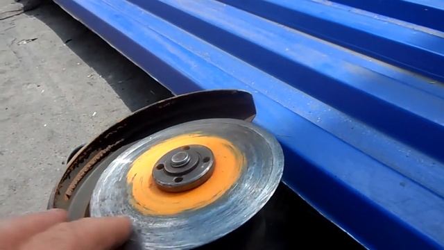 Начал обшивать дом ? фасадными панелями. Начало работы. смотреть онлайн