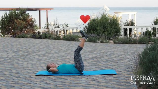 Скручивания с поднятыми ногами смотреть онлайн