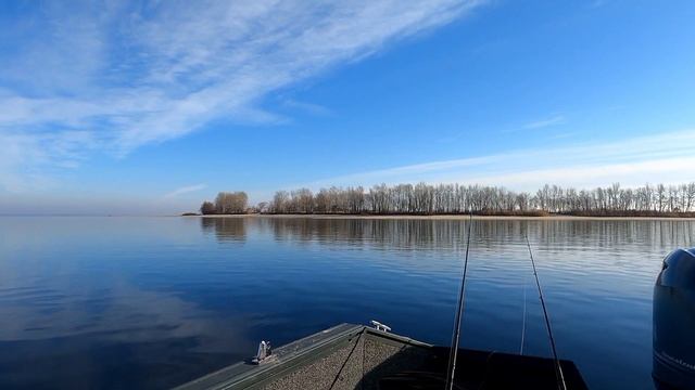 Зимняя рыбалка с лодки на хищника с перепадом температуры в 13° смотреть онлайн
