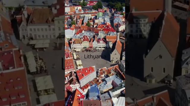 Люди по всему миру играют в шахматы. People all around the world playing chess.