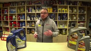 Как часто менять масло в двигателе?
