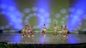 современный танец девушкам в стиле Реггетон тверк Red Fox