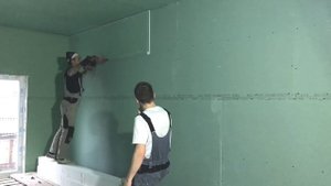 Монтаж гипсокартона на лестнице.