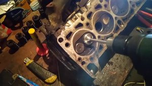 Притирка клапонов на примере гбц ваз 2107.. Быстрая притирка клапонов