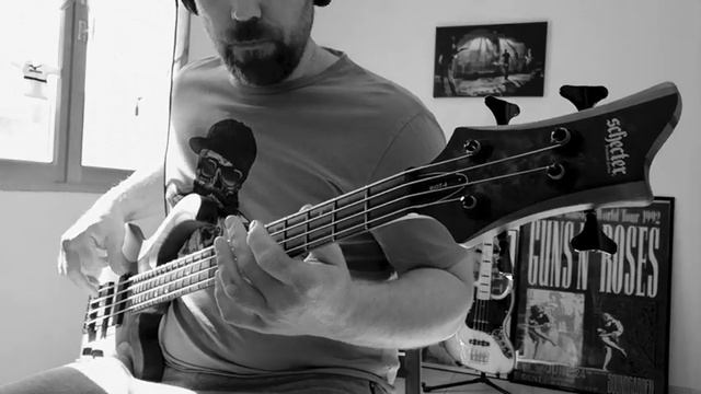 Metallica - Battery - Cover bass смотреть онлайн