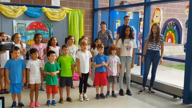 Дети в лагере Школы Плюс поют песню смотреть онлайн