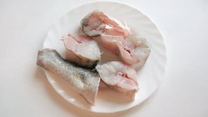 Жареный судак с луком