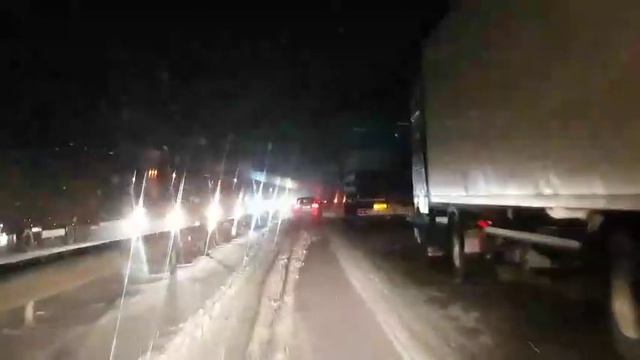 Грузовики застряли на трассе Одесса-Киев смотреть онлайн