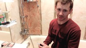 Как переклеить бортики ванны, предотвратив появление плесени.