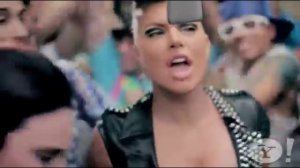 David Guetta feat. Chris Willis, LMFAO & Fergie - Gettin Over You (HD)