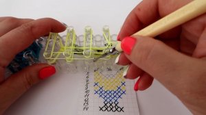 МИНЬОН ФРЕСКА из резинок на станке | Minion Rainbow Loom Bands