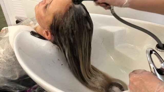 Сложное окрашивание по технике мелирование с тонированием.