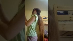 прически для девочек с пышными и густыми волосами 1 часть