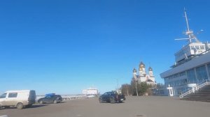 Прогулка вдоль ледохода в Архангельске.