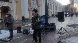 Уличные музыканты, Женя и группа Шумные соседи!