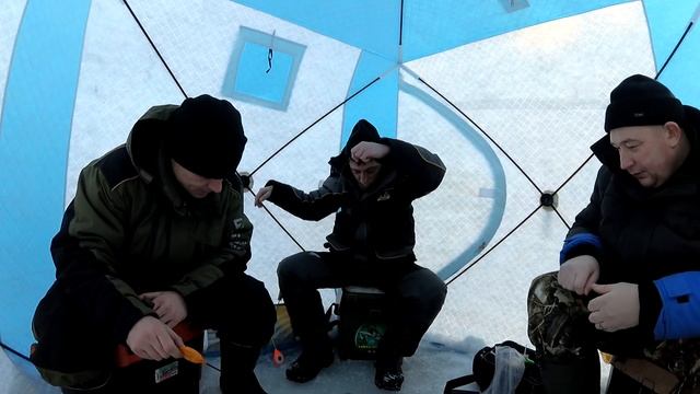 ловля плотвы на тесто/мотыля/опарыша на сломе погоды (ПОДВОДНЫЕ СЪЁМКИ) смотреть онлайн