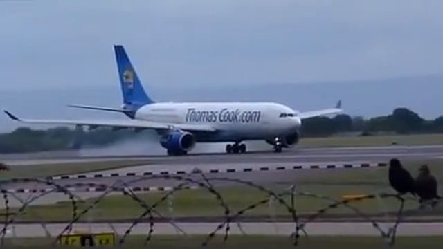 Помпаж двигателя у самолета на взлете. смотреть онлайн