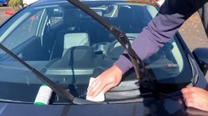 Как удалить налёт с лобового стекла? How to clean a windshield on a car? How to clean the back glas