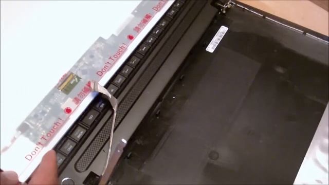 Laptop Screen Replacement / How to Replace Laptop Screen: Toshiba Satellite C55-A5220 смотреть онлайн