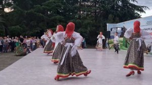 • Русский народный танец «Калинка Малинка». Russian folk dance "Kalinka Malinka"