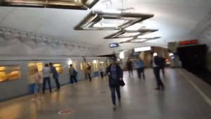 Москва 146 станция метро Тульская лето день
