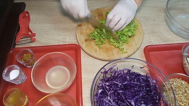 Салат из краснокачанной капусты и кольраби смотреть онлайн