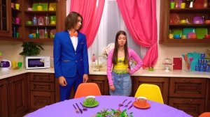 Меня Удочерили Миллиардеры! Мама Любит Бедную Сестру Больше Чем Меня