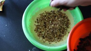 Печенье "Мазурка" с орехами и изюмом.