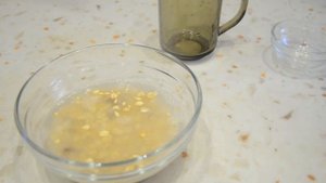 Овсяная каша в микроволновке - быстро и просто.