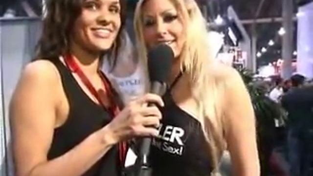 Laurie Wallace Gives an Interview смотреть онлайн