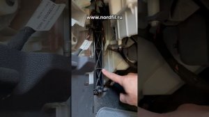 Как заменить салонный фильтр на Opel Corsa D на новый NORDFIL CN1062K
