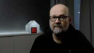 OM SYSTEM OM-5 vs. Olympus E-M1 Mark III - BATTLE!