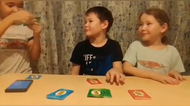 😄ОЧЕНЬ ВЕСЕЛАЯ КАРТОЧНАЯ ИГРА😄...Кто последний тот ЛОЛ....