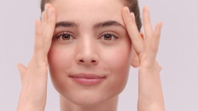 CHANEL- LE LIFT FLUIDE смотреть онлайн