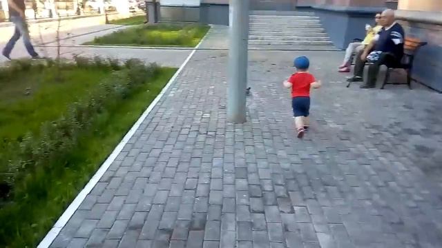 МАЛЫШ И ГОЛУБИ | ОЗЕРО В ГОРОДЕ НАБЕРЕЖНЫХ | ЛЕТО 2016 смотреть онлайн