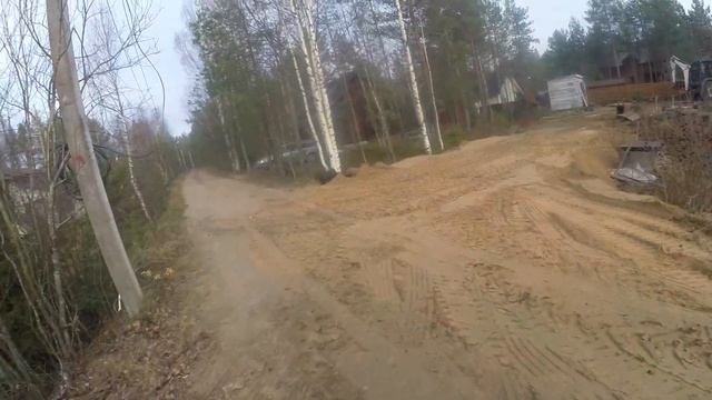 Самосвал Мерседес и экскаватор Терекс. Загородное строительство, отсыпка участка.